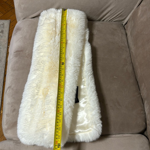Bundle Faux Fur scarf 🧣& Trapper Hat -Ivory - Picture 17 of 17